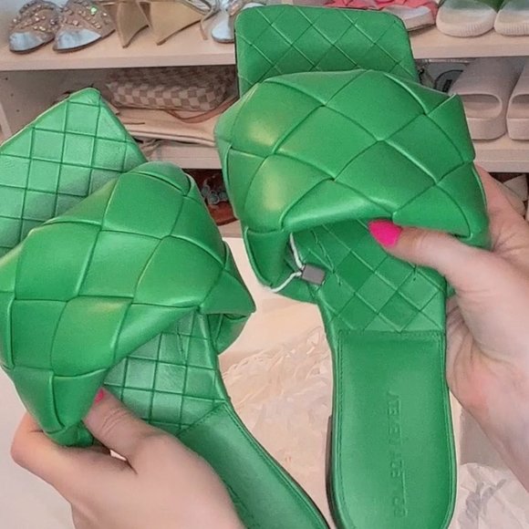 NEW in-box Bottega Veneta The Lido Flat Sandals 9.5 (Grass) Green 39.5EU - Picture 1 of 5